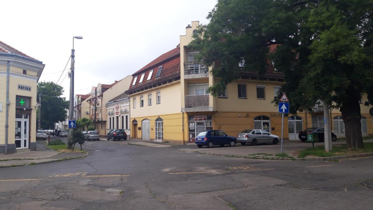 Buckingham Palace Apartman, Debrecen Exterior photo